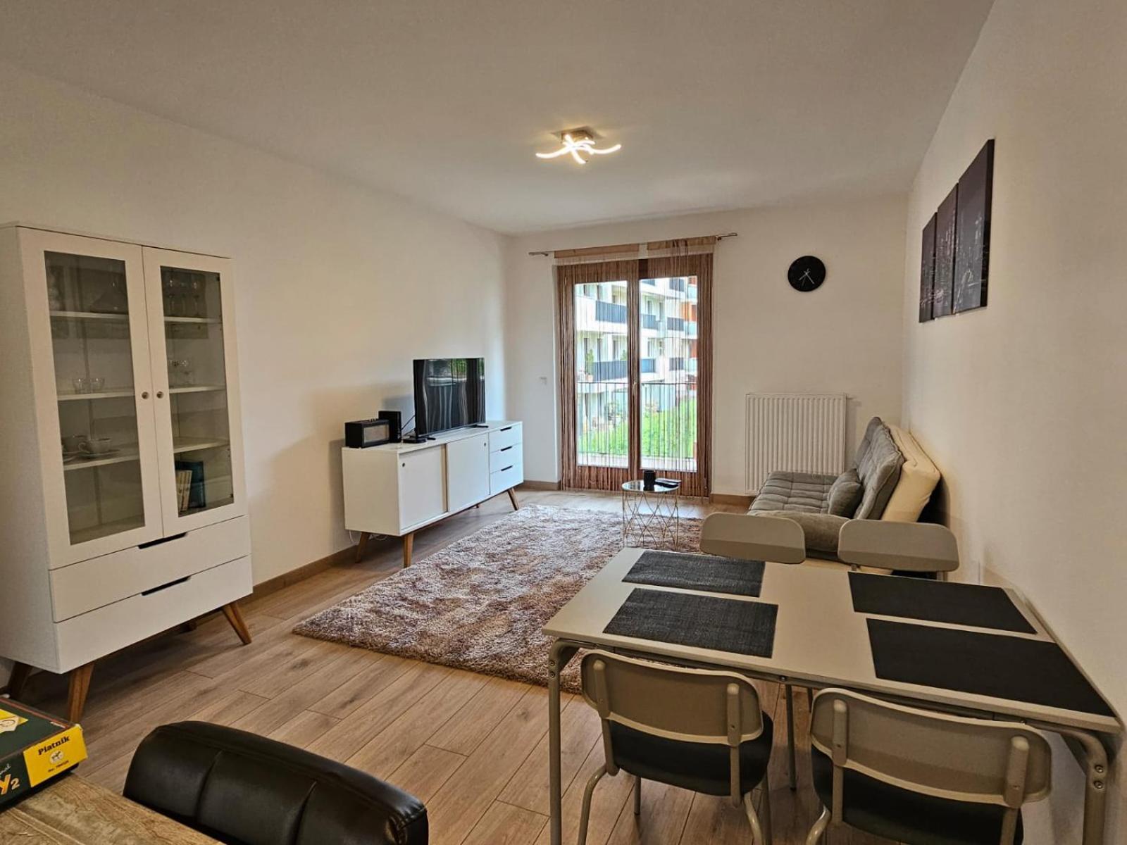 Jisoo Apartament